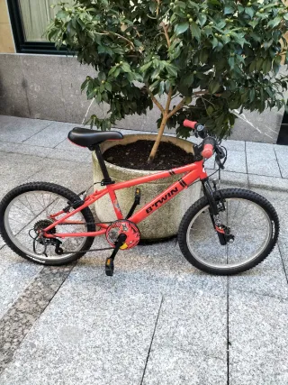 Bicicleta BTWIN Roja 20 Infantil