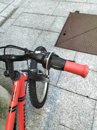 Bicicleta BTWIN Roja 20 Infantil