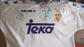 Camiseta R.Madrid 90s Firmada Raúl/R.Carlos