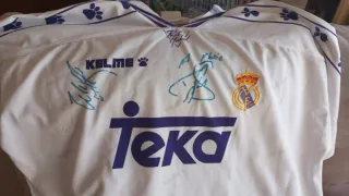 Camiseta R.Madrid 90s Firmada Raúl/R.Carlos
