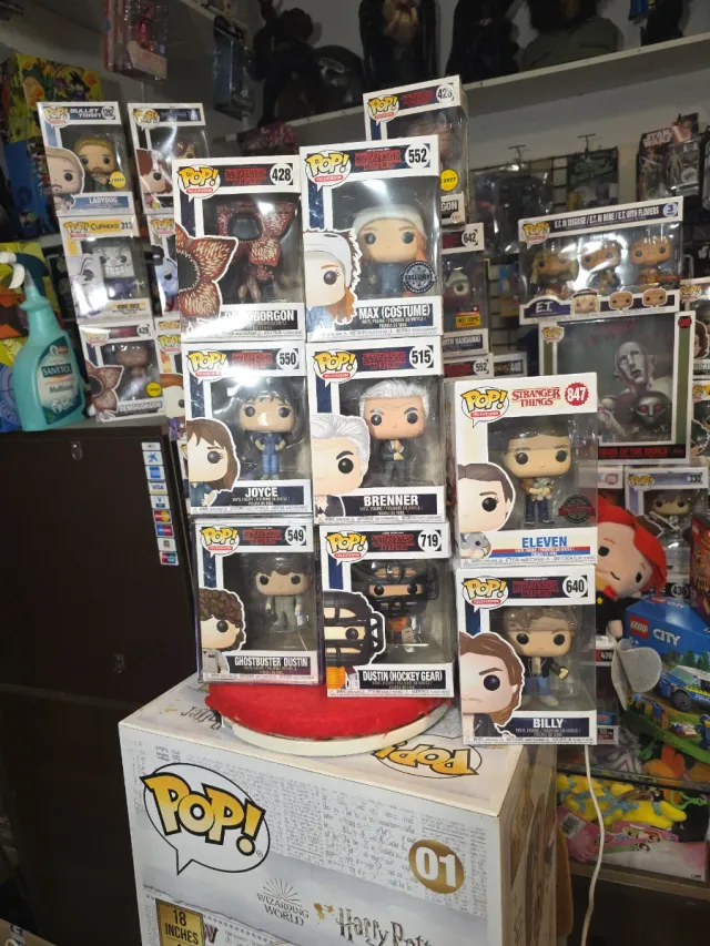 Lote 8 Funkos Stranger Things
