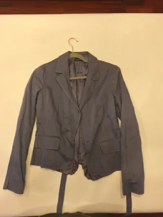 Conjunto mujer: falda, camiseta y chaqueta