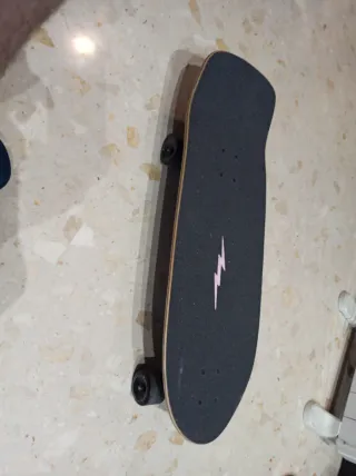 SurfSkate Wooddetail colaborando con Honey Bunny