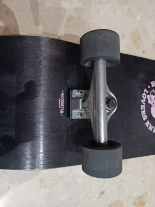 SurfSkate Wooddetail colaborando con Honey Bunny