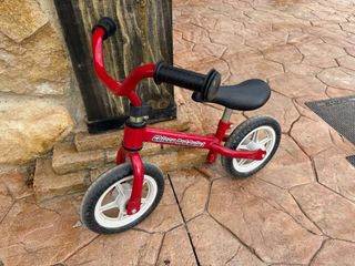 Bici roja de equilibrio sin pedales Chicco
