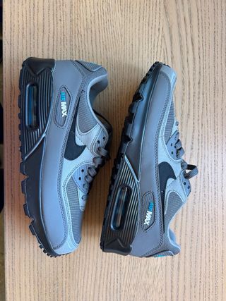 Nike Air Max 90 Zapatillas Grises y Negras