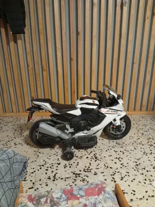 Moto eléctrica infantil Honda CBR