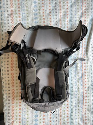 Mochila Quechua Negra y Gris