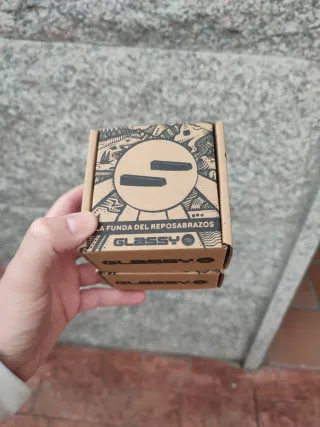 Cajas de cartón Glassy Marrones.