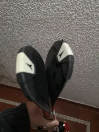 Esquís Atomic Redster 130cm + Bastones Leki 100cm