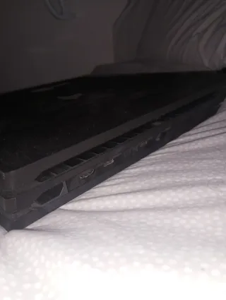 PS4 Pro 1TB Negra + 2 Mandos