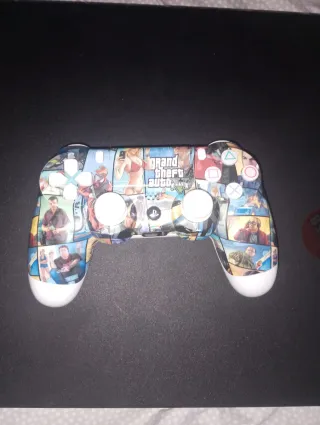 PS4 Pro 1TB Negra + 2 Mandos