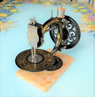 Antica macchina da cucire Little Wanzer 1870