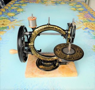 Antica macchina da cucire Little Wanzer 1870