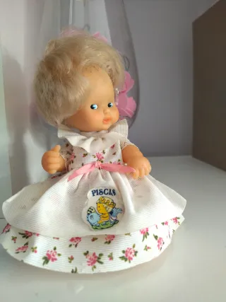 Barriguitas Famosa Horóscopo. Sólo Famosa nuca