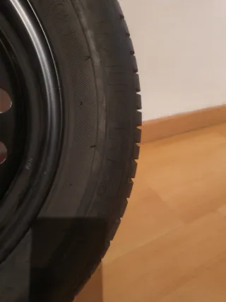 Neumático Michelin nuevo 195/65 R15 con llanta