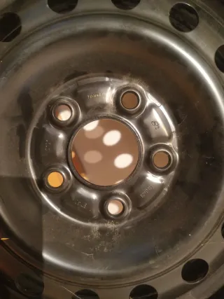 Neumático Michelin nuevo 195/65 R15 con llanta