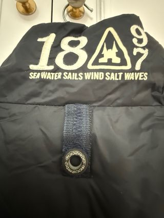 Chaleco Gaastra Negro con pequeño roto