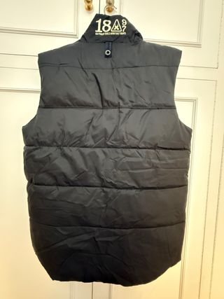 Chaleco Gaastra Negro con pequeño roto