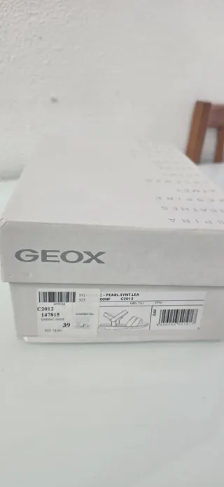 Sandalias Nuevas Geox Doradas