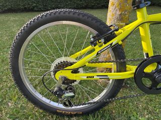 Bicicleta B-PRO 20”