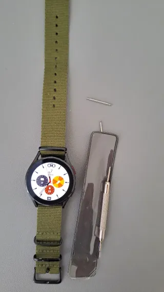 Samsung Galaxy Watch4 Grigio