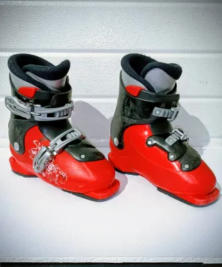 Esquís Elan Jet 110 con fijaciones y botas Salomon