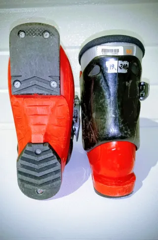 Esquís Elan Jet 110 con fijaciones y botas Salomon