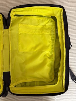 Maleta Cabina Eastpak Tranverz S Negra