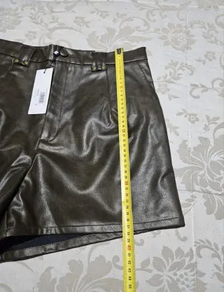 Molly Bracken Shorts imitación cuero