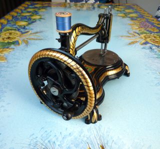 Macchina da cucire Jones antica 1880