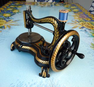 Macchina da cucire Jones antica 1880