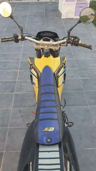 Husaberg FE550E 2005 (CIRCUITO O PIEZAS)