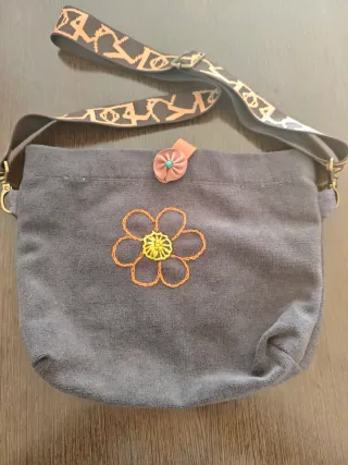 Bolso de tela hecho a mano