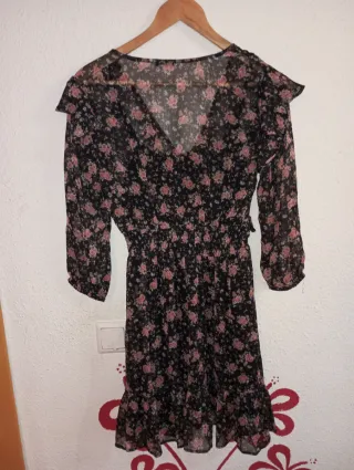 Vestido floral negro y rosa