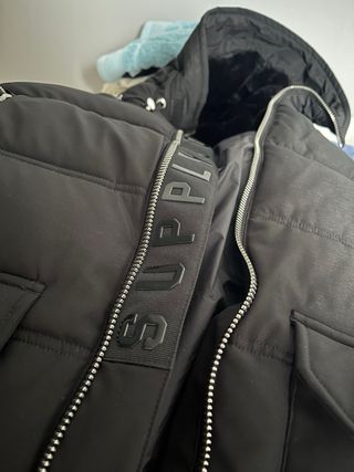 Chaqueta Supply & Demand