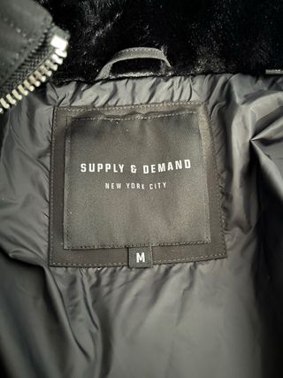 Chaqueta Supply & Demand