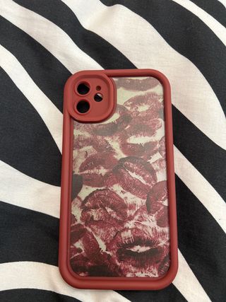 Custodia iPhone 11 con stampa labbra