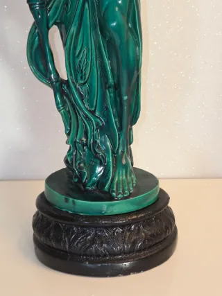 ESTATUA  de Malaquita Hombre Sabio