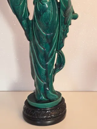 ESTATUA  de Malaquita Hombre Sabio