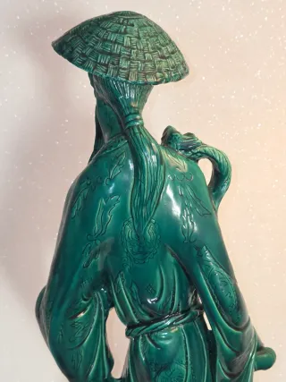 ESTATUA  de Malaquita Hombre Sabio