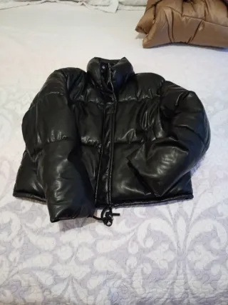 Abrigo negro corto talla M