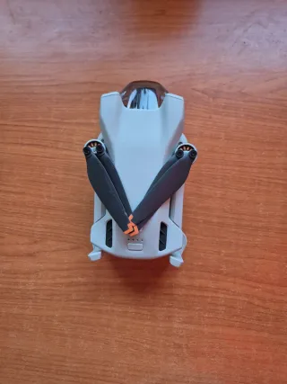 DJI Mini 3 Drone con Control Remoto