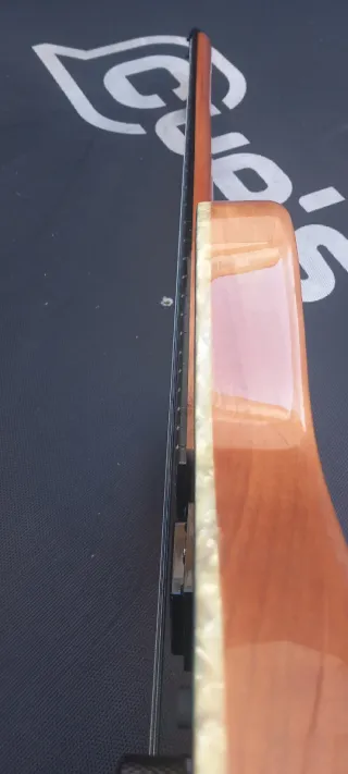 Bajo Headless Eléctrico