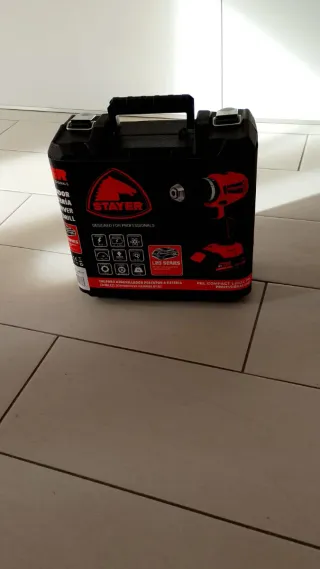 Taladro a batería STAYER 18V