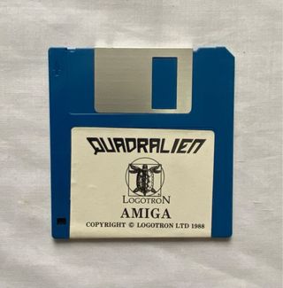 QUADRALIEN  COMMODORE