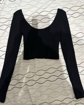 Top Bershka negro manga larga talla S