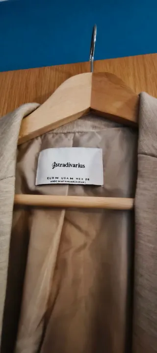 Americana slim fit beige Stradivarius Talla M