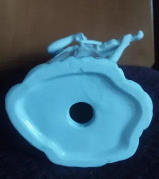 Figura porcelana chica violinista.