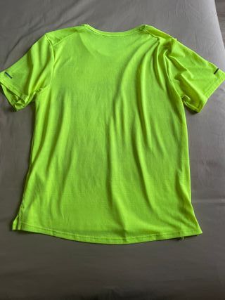 Camiseta Nike Running DRI-FIT Amarilla